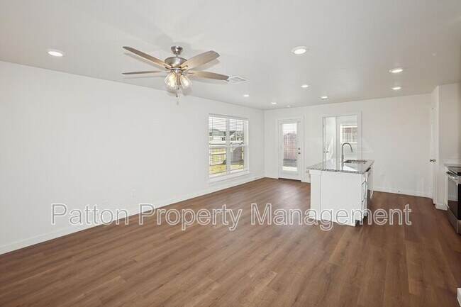 Foto del edificio - 8901 Tarrant Rd