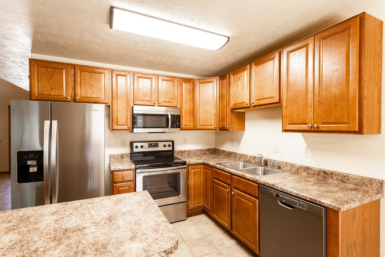 Foto principal - Auburn Hills Townhomes