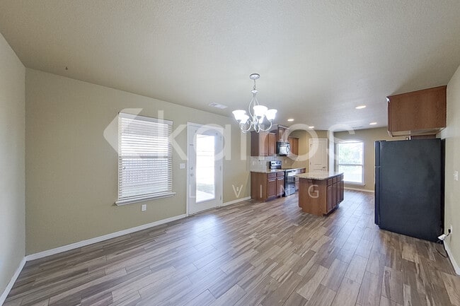 Building Photo - 7406 Vail Drive