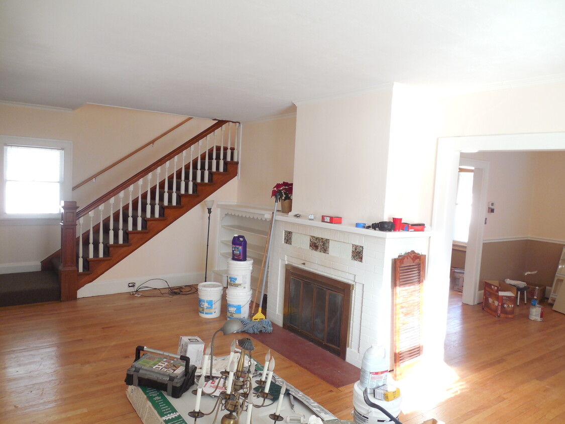Living Room - 321 Rome Ave