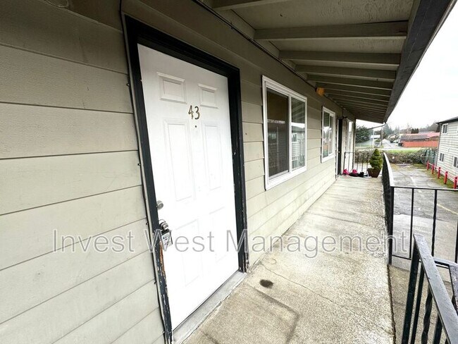 Building Photo - 972-933 33rd Ave