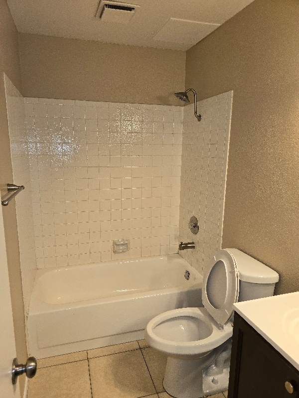 Foto del edificio - 1104 Willow Tree Dr