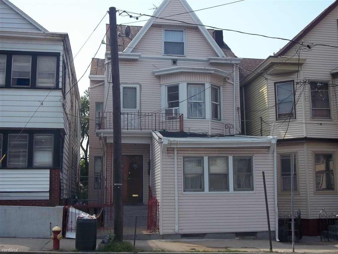 1024 Madison Ave, Paterson, NJ 07501 Condo for Rent in Paterson, NJ