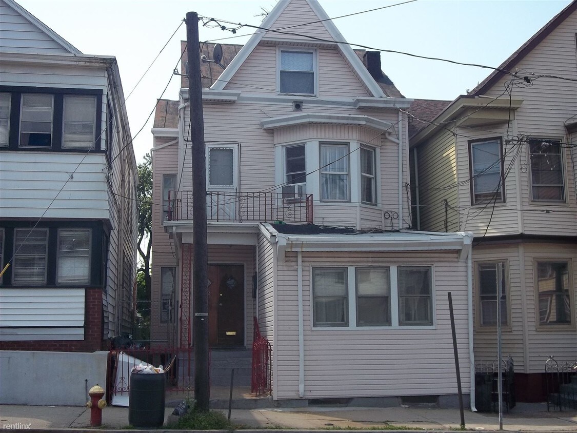 1024 Madison Ave, Paterson, NJ 07501 Condo for Rent in Paterson, NJ