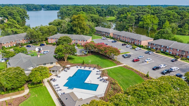 Foto del edificio - Waterford Apartments