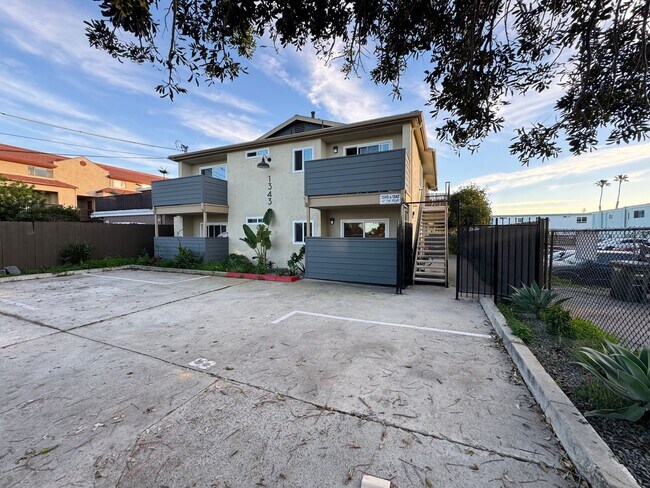 Foto del edificio - Grove Ave - IB