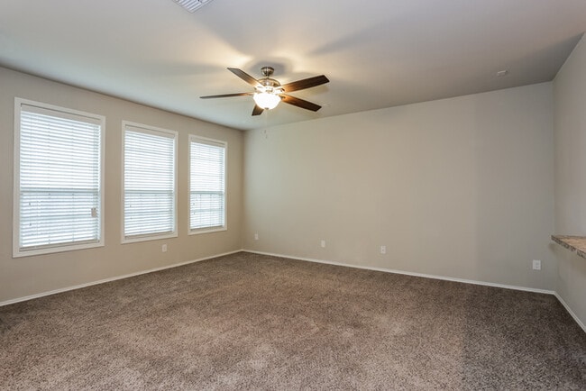 Building Photo - 202 Shetland Ct