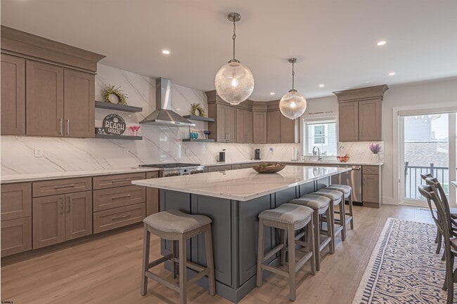 Building Photo - 26 S Rosborough Ave