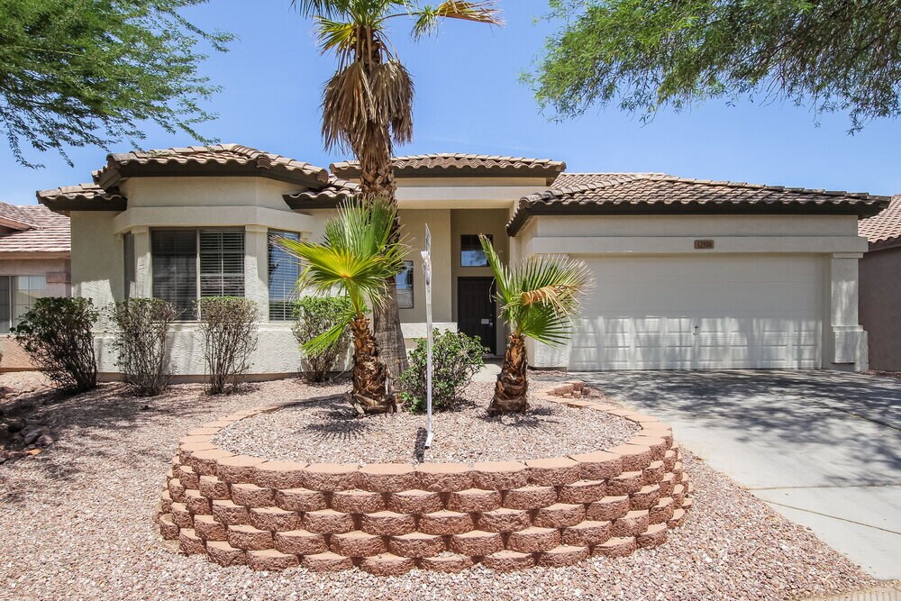 Foto principal - 12906 W Valentine Ave