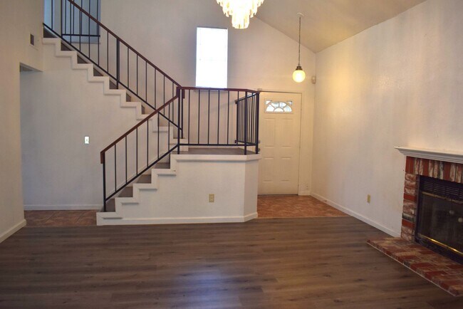 Building Photo - 5710 Livingston Ct