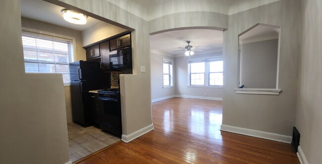 Foto del edificio - 6330-6330 Bancroft Ave