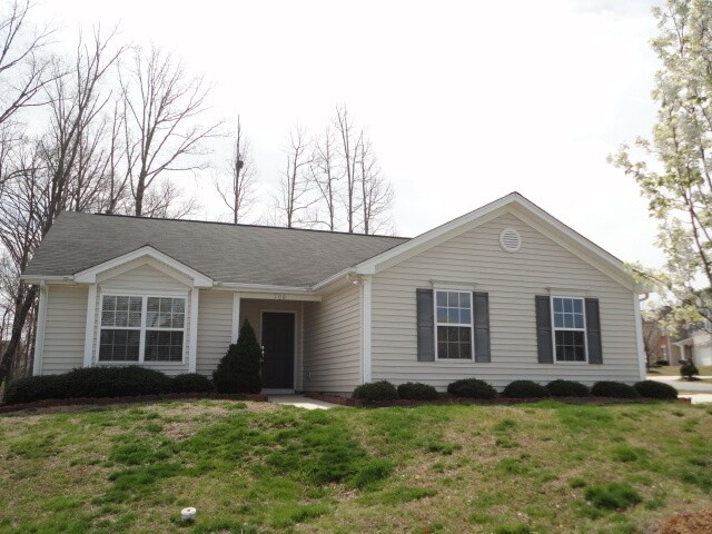Primary Photo - 100 Braxton Village Way