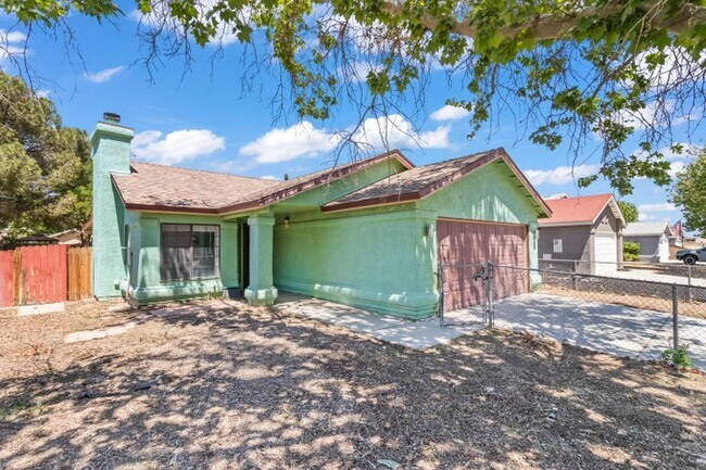 Foto del edificio - 2539 Garnet Ln