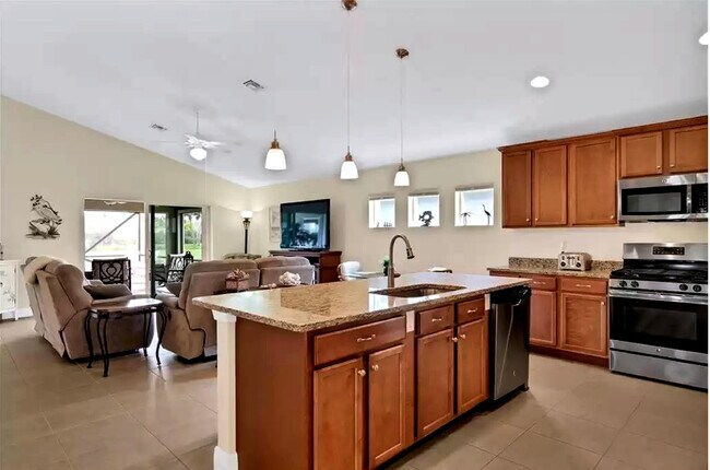 Building Photo - 692 Honeybell Court Soutwest