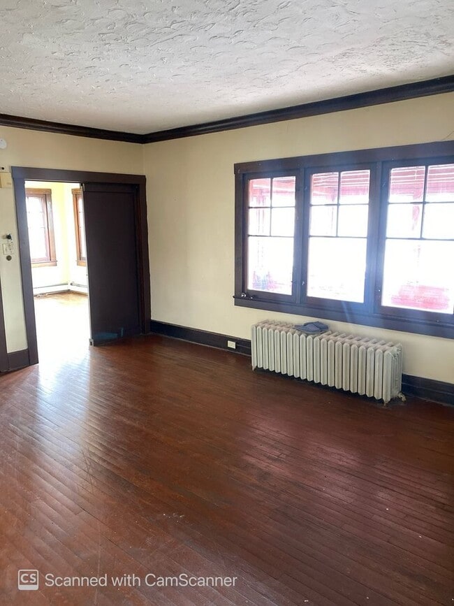 Building Photo - 280 Fairgreen Ave