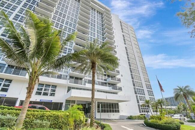 Building Photo - 531 N Ocean Blvd