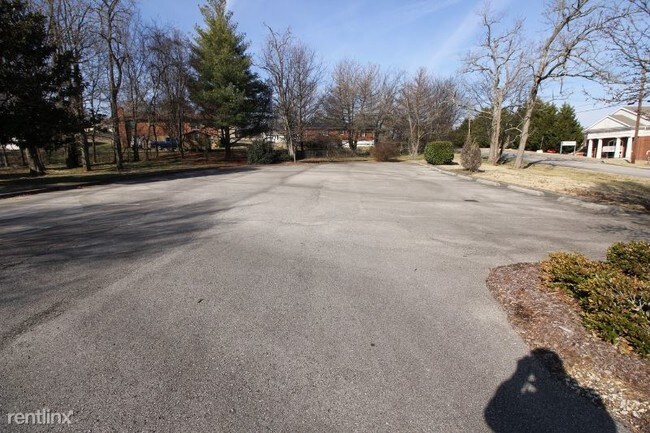 Building Photo - 3 br, 1.5 bath Mobile Home - 114 Ashwood Dr.