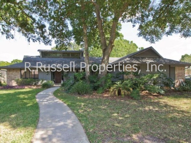 Building Photo - 122 Spring Chase Cir