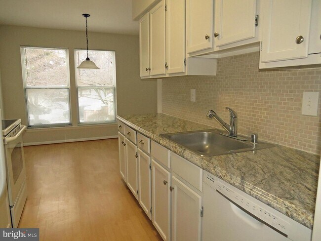 Building Photo - 13254 Meander Cove Dr