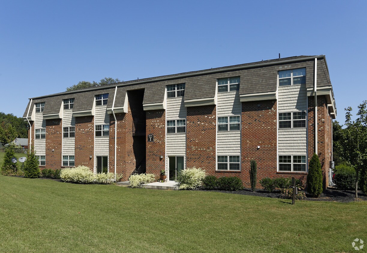 Collins Crossing Apartments Carrboro, NC