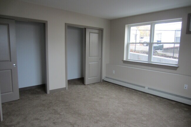 Bedroom - 275 W Main St