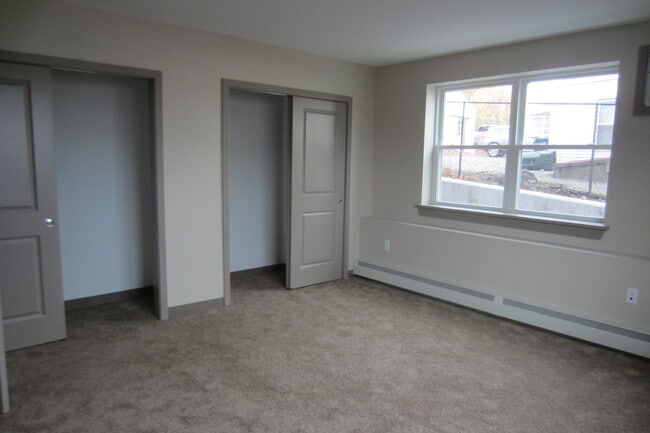 Bedroom - 275 W Main St