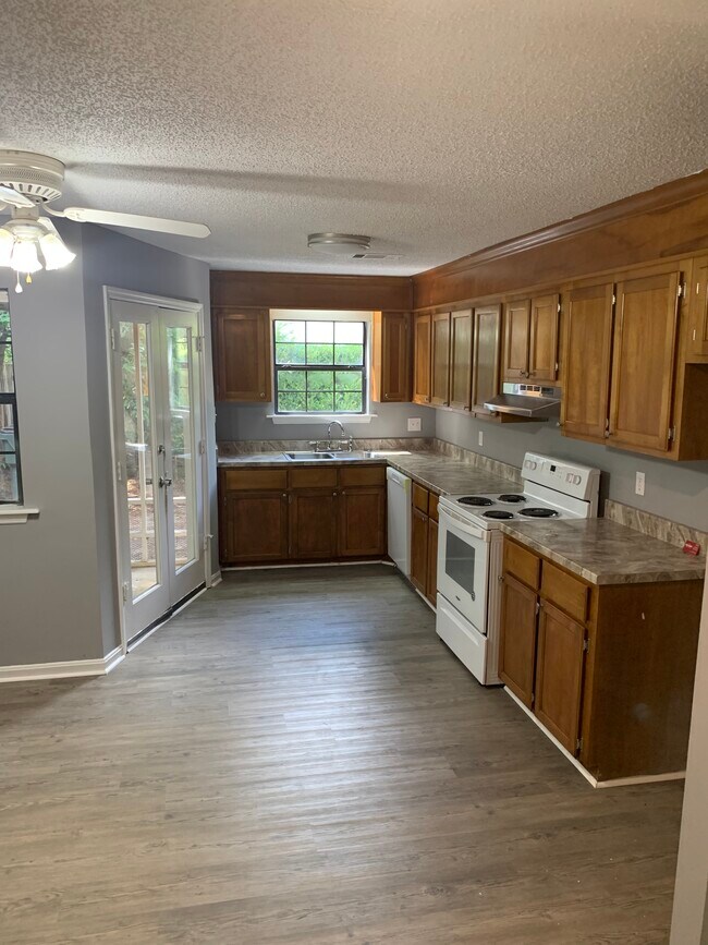 Foto del edificio - 636 Maplewood Dr