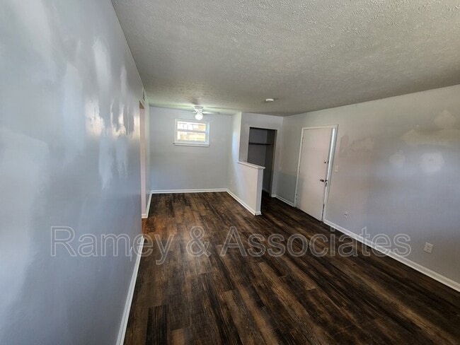 Photo - 1300 Oakwood Ave Apartment