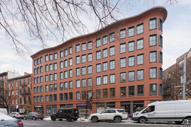 Building Photo - 111 Charles St