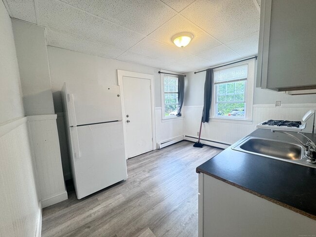 Building Photo - 26 Bradley Ave