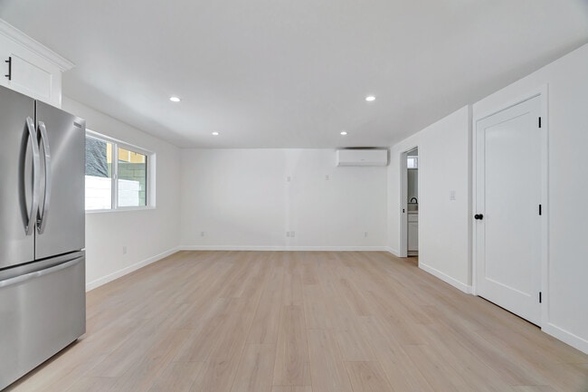 Building Photo - 5193 W 20th St