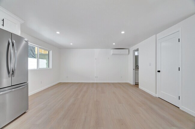 Foto del edificio - 5193 W 20th St