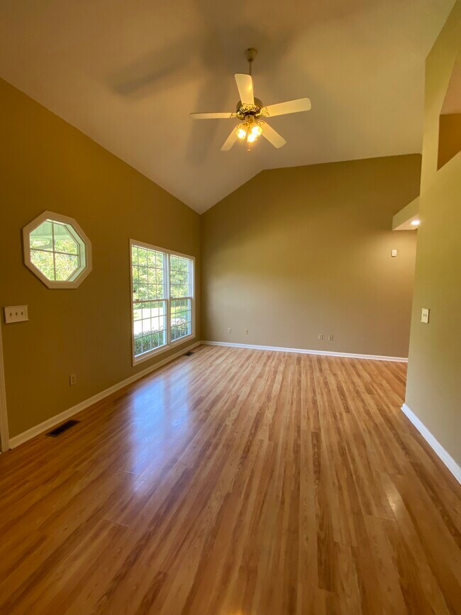 Foto del edificio - 110 Cornett Ln