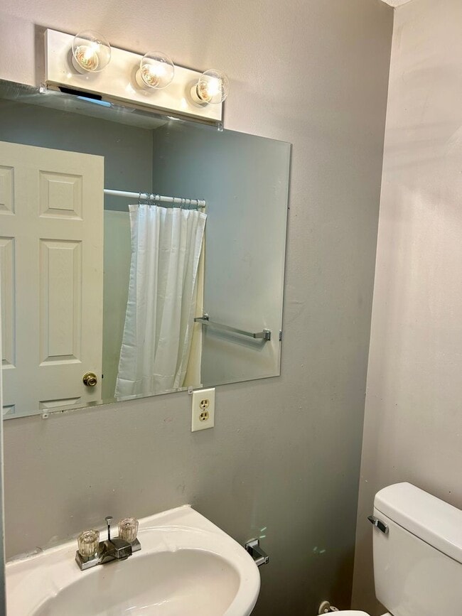 Building Photo - 2-Bed/1-Bath Home in Bluffton!