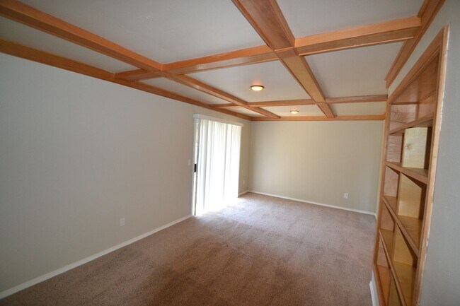 Building Photo - 12012 29th Pl NE