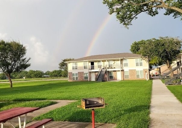 Foto del edificio - 501 Henderson Ave