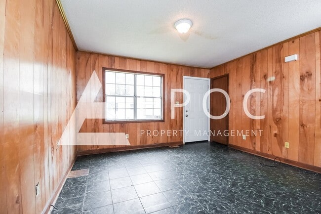 Foto del edificio - 638 S Elm St