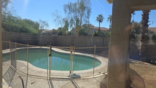 Building Photo - 854 S Comanche Ct