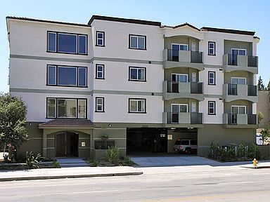 Building Photo - Laurel Courtyard Apartments