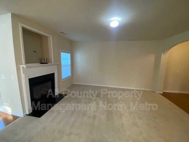 Building Photo - 2875 Cross Creek Dr