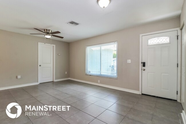 Building Photo - 209 Ravenway Dr