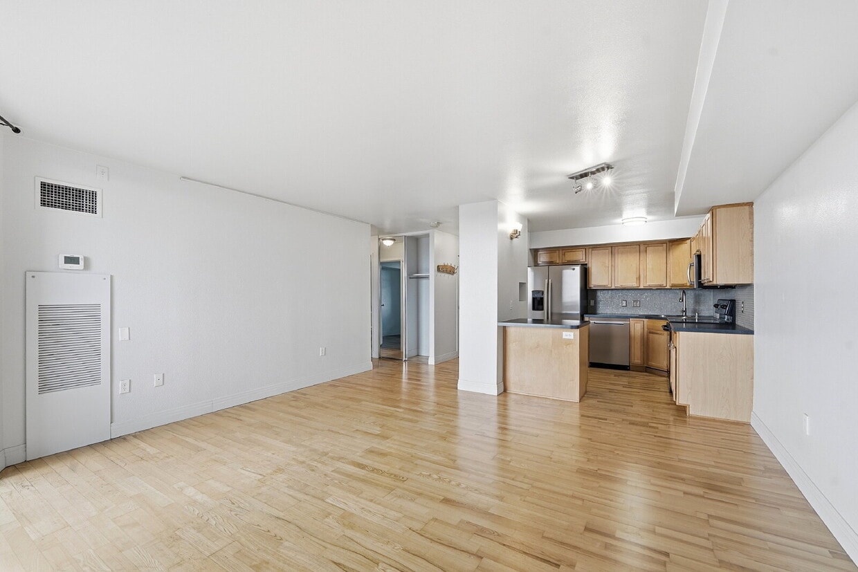 $1,670.95 with $300 off the first month's rent, 1 Bed - 1 Bath, Condo in Denver with Washer and D... - $1,670.95 with $300 off the first month's rent, 1 Bed - 1 Bath, Condo in Denver with Washer and D...