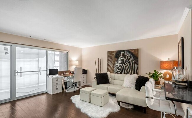 Foto del edificio - 6401 Lake Washington Blvd NE