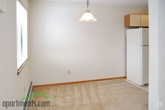 Dining Room - Ponds of Edina