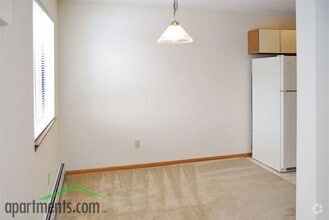 Dining Room - Ponds of Edina