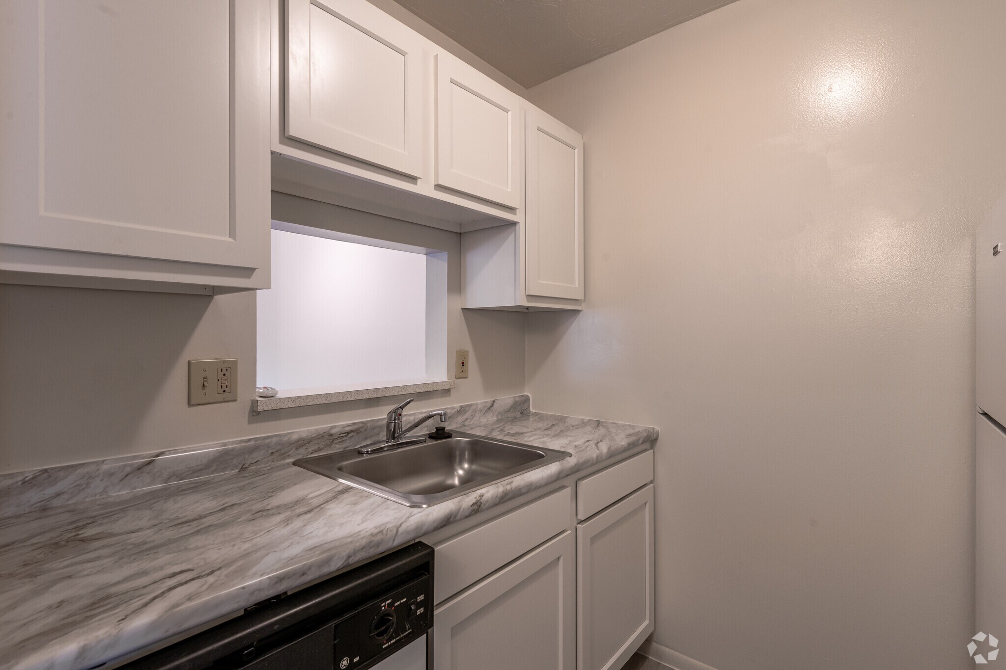 Normandy Manor Apartments – photo 3