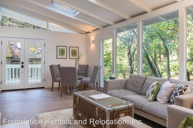 Building Photo - 141 Cascade Dr