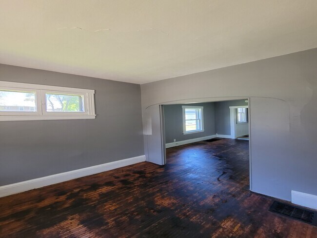 Building Photo - 456 Garson Avenue Down