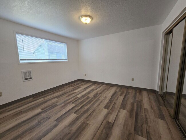 Foto del edificio - 146 NE Atkinson Ct