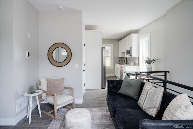 Photo - 721 W 5th Ave House